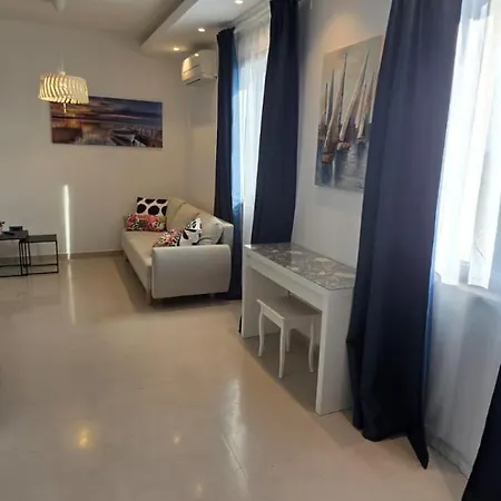 Croatica Sky With Garage Apartment *